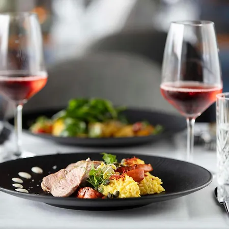 Отель Park By Radisson